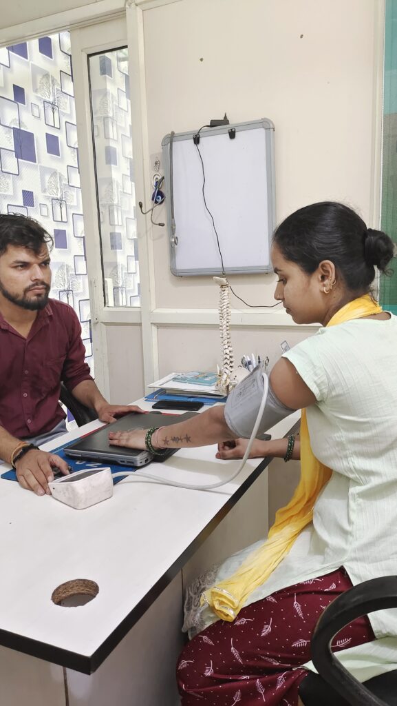 Dr. Subodh Singh Physiotherapist in clinic 